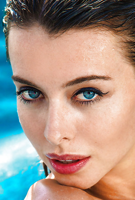 Scarlet Full Nude Erotica