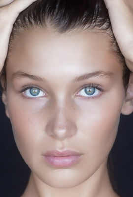 /Supermodel Bella Hadid pics