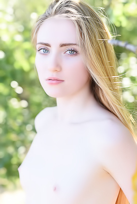 /Lena Flora Naked Outdoors