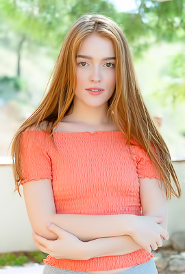 /Jia Lissa Lingerie Fetishism With Her Micro Bikinis