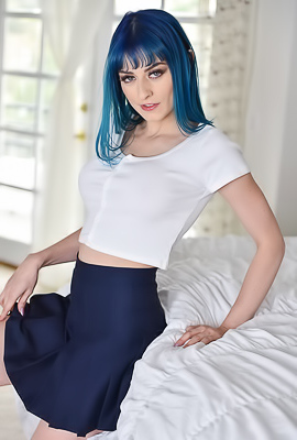 Scarlet Full Nude Erotica