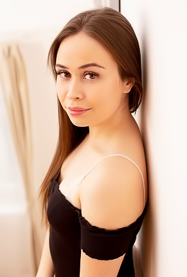 /Amateur Jenny Ferri Getting Naked At Home