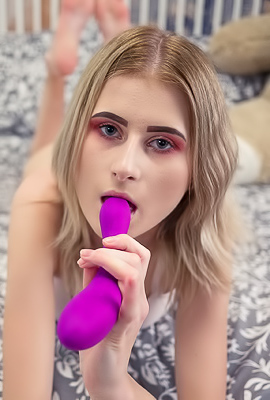 /Lucy K Wet Enough To Take The Toy Fast