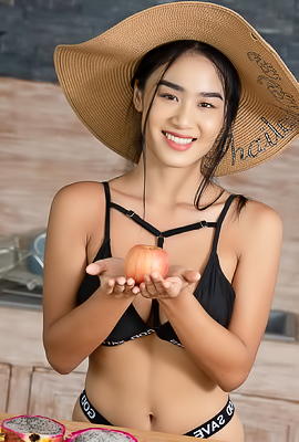 Scarlet Full Nude Erotica